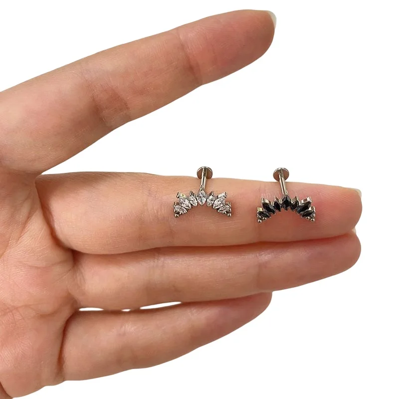 ASTM F136 ไทเทเนียม PIERC 7 CZ - Cluster Stud Ear บทวิจารณ์และราคา