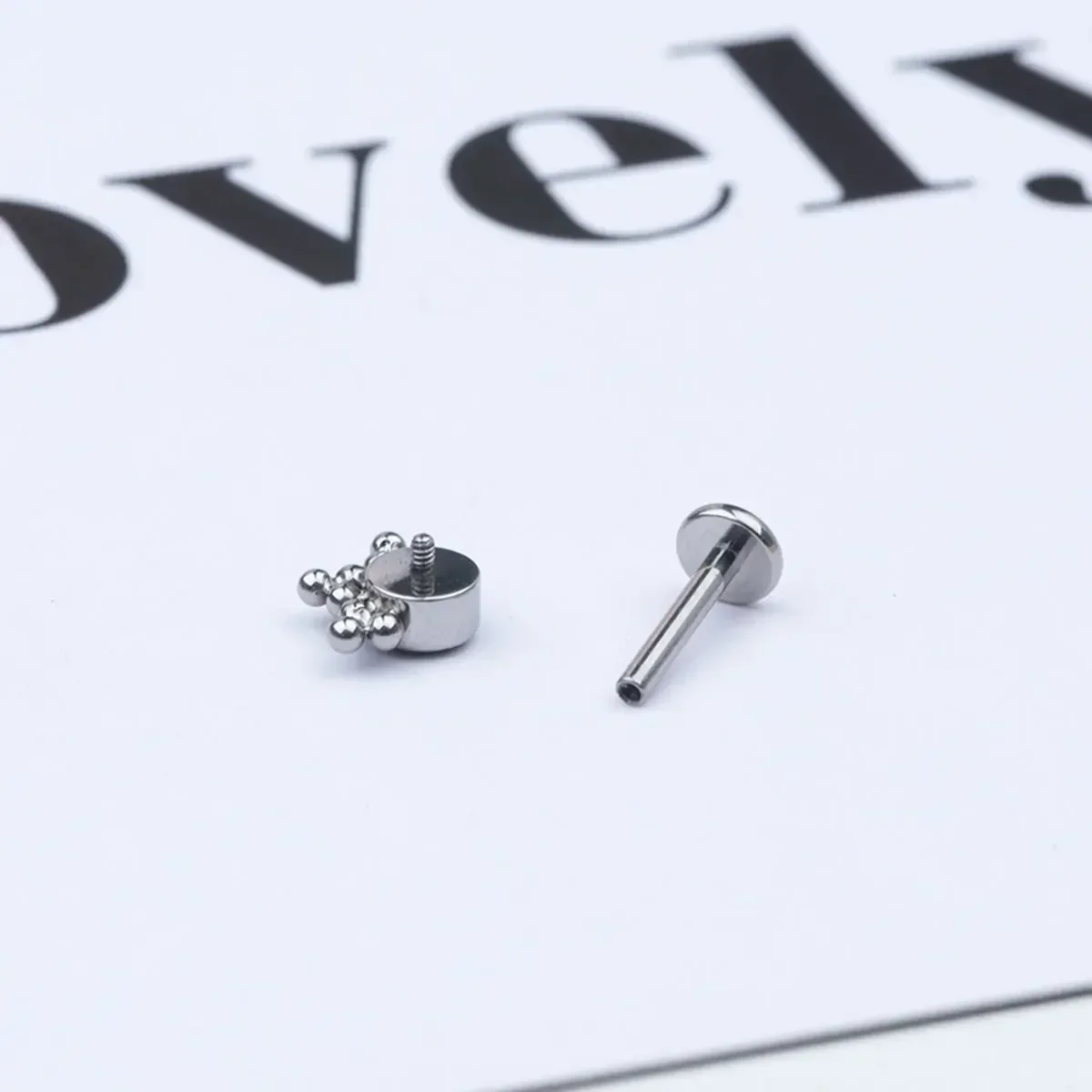 G23 ASTM F136 Implant เกรดไทเท - Body Jewelry Implants บทวิจารณ์และราคา