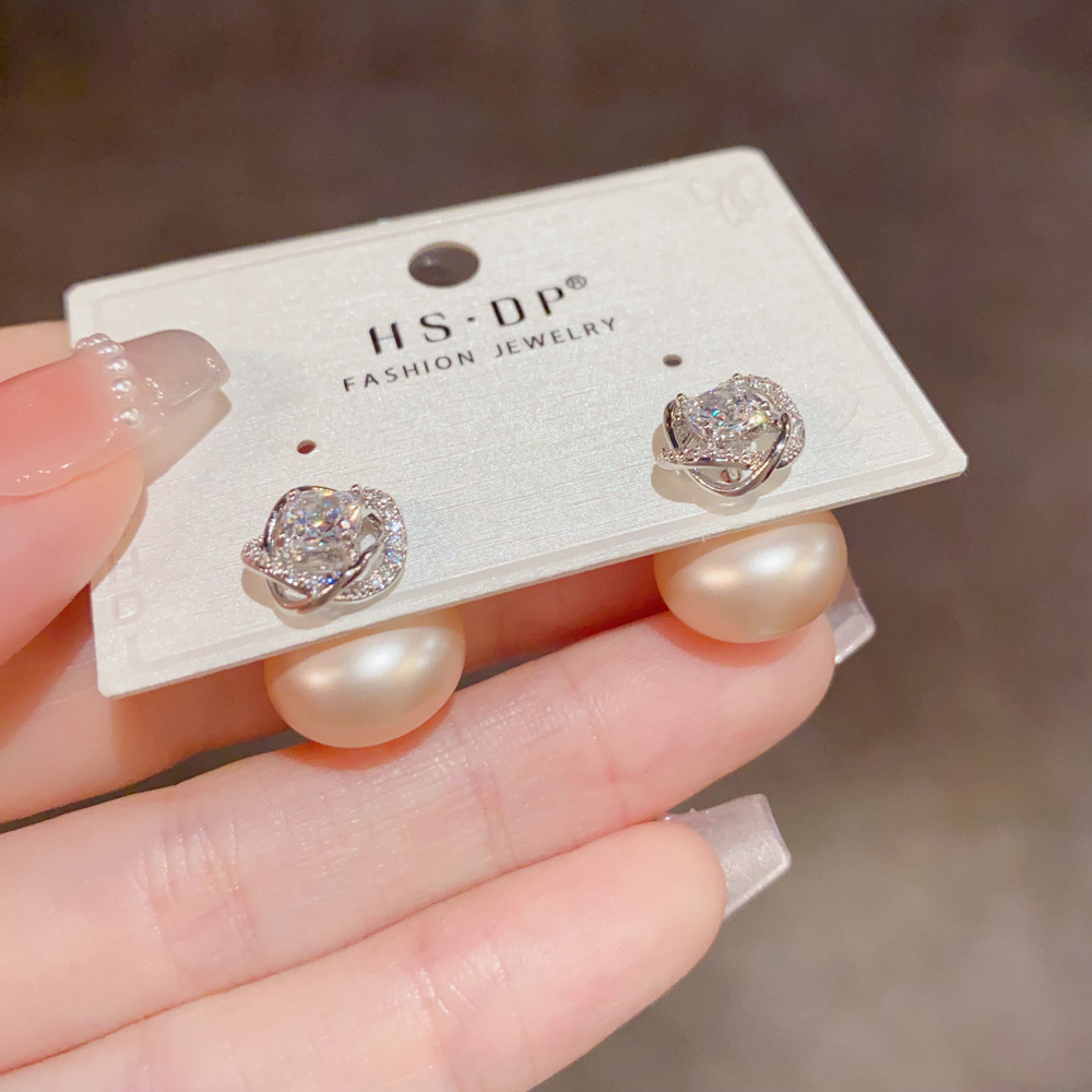 ต่างหูแบบติดหูทรงกลมประดับคริส - Cluster Stud Ear บทวิจารณ์และราคา