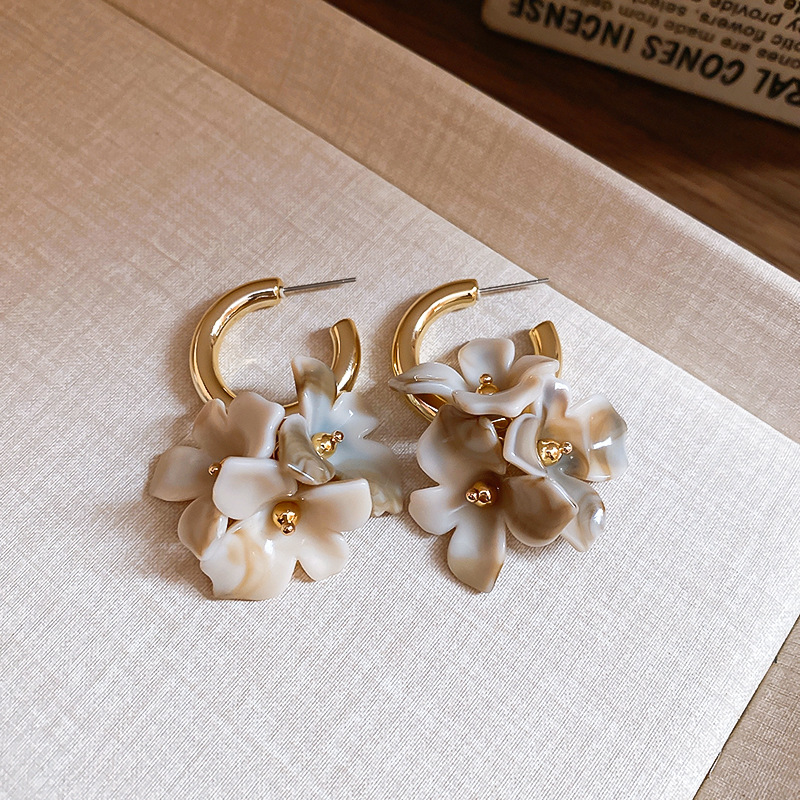 ต่างหูทรงดอกไม้แบบกลุ่มสไตล์วิ - Cluster Stud Ear บทวิจารณ์และราคา