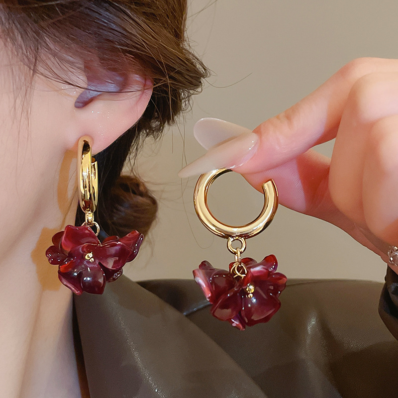 ต่างหูทรงดอกไม้แบบกลุ่มสไตล์วิ - Cluster Stud Ear บทวิจารณ์และราคา