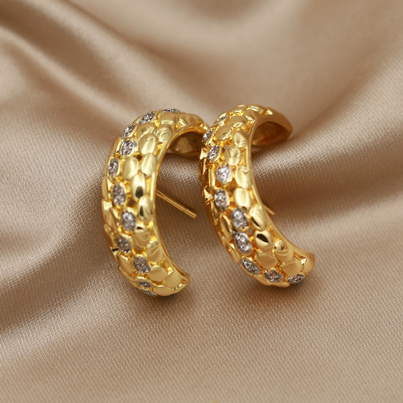 ต่างหูคริสตัลทรงเรขาคณิตดีไซน์ - Body Jewelry Unique บทวิจารณ์และราคา