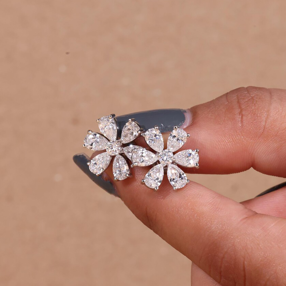 ต่างหูมอสซาไนต์ทรงดอกไม้สำหรับ - Cluster Stud Ear บทวิจารณ์และราคา