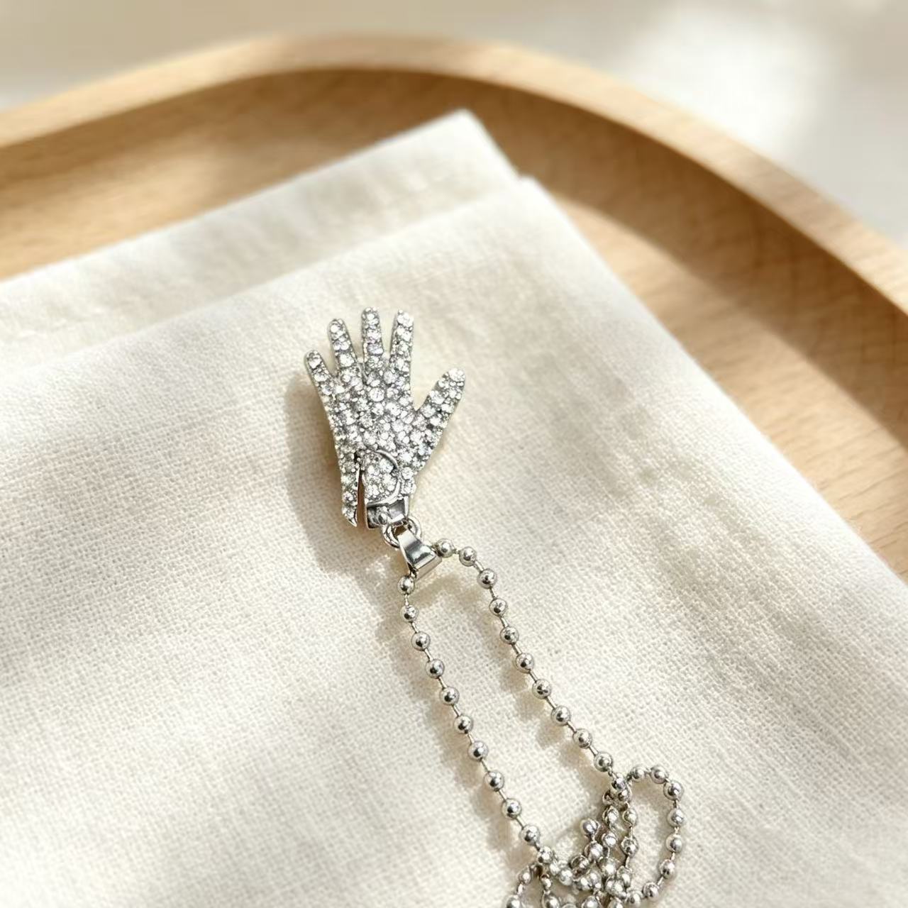 สร้อยคอพร้อมถุงมือไมเคิล แจ็คส - Body Jewelry Unique บทวิจารณ์และราคา
