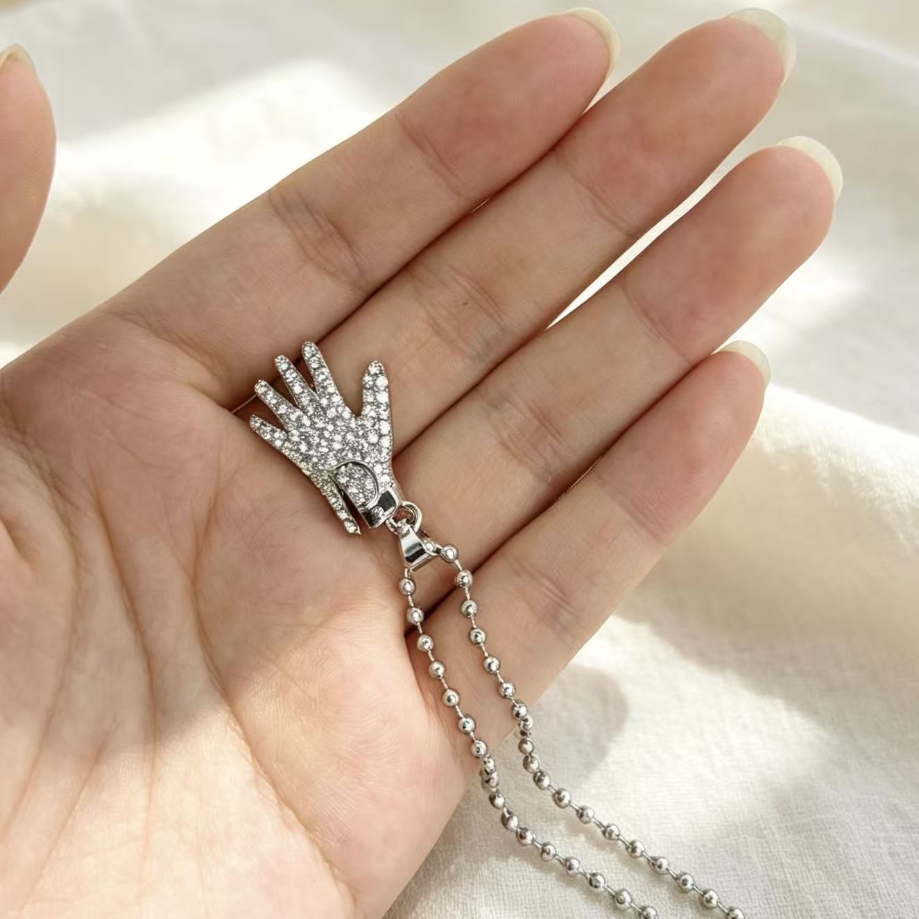 สร้อยคอพร้อมถุงมือไมเคิล แจ็คส - Body Jewelry Unique บทวิจารณ์และราคา
