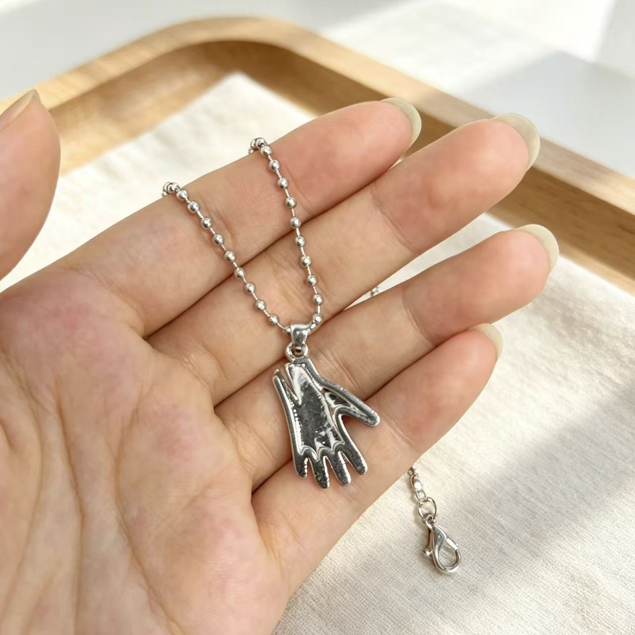 สร้อยคอพร้อมถุงมือไมเคิล แจ็คส - Body Jewelry Unique บทวิจารณ์และราคา